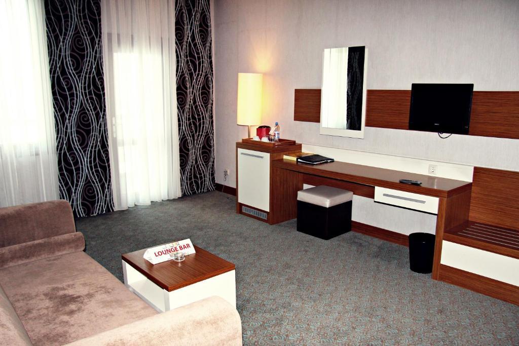 Grand Nur Plaza Hotel Aktau  Bilik gambar