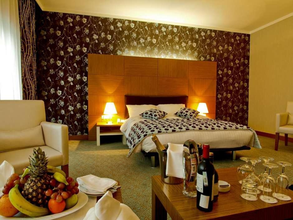 Grand Nur Plaza Hotel Aktau  Luaran gambar