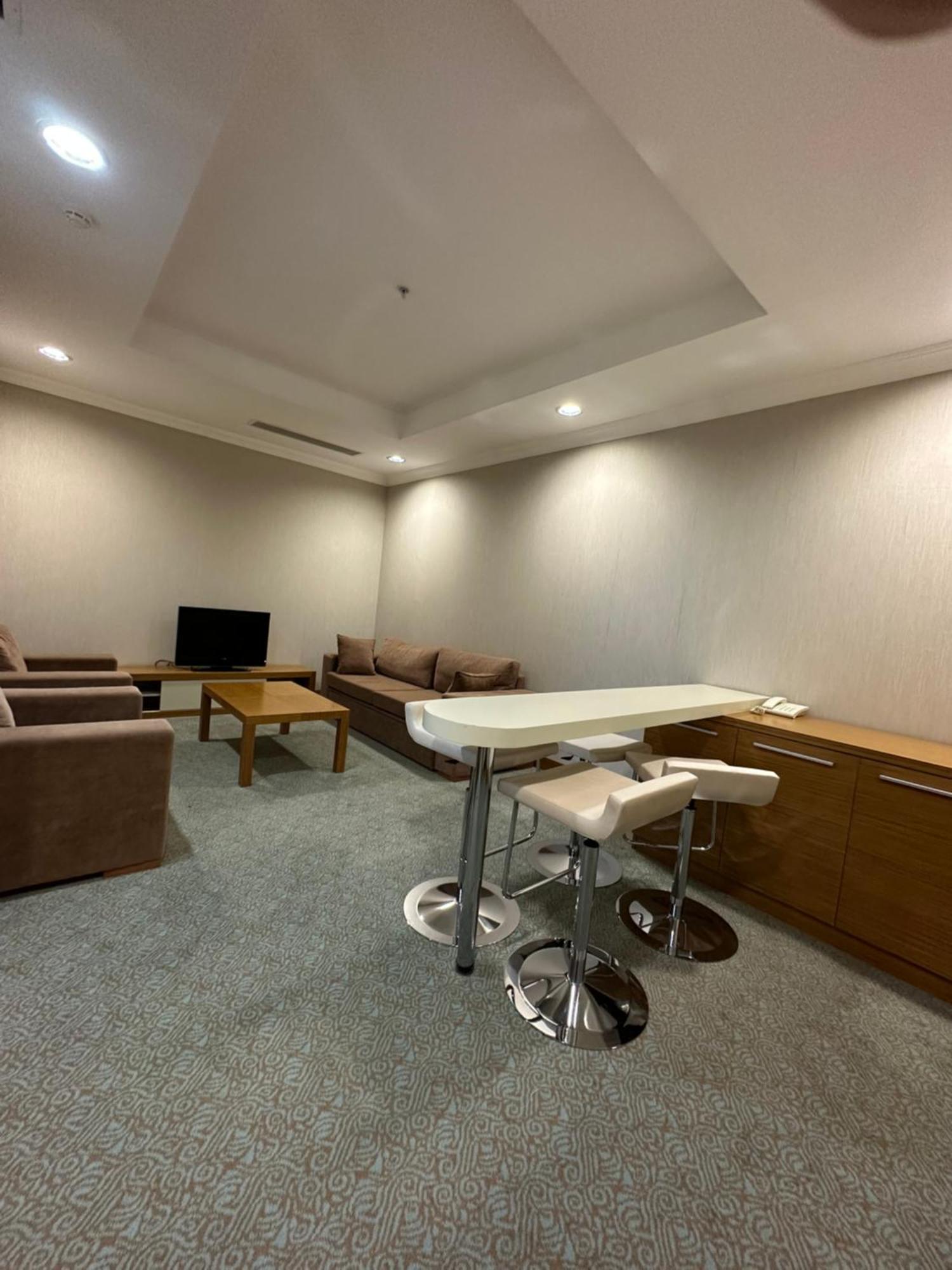 Grand Nur Plaza Hotel Aktau  Luaran gambar